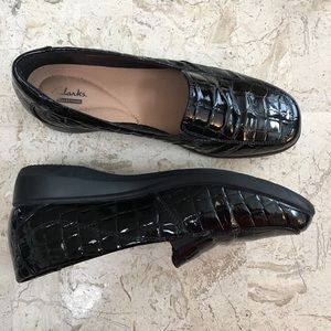 Black Croco Embossed Slip On Low Heel Loafers Gael Comfort Size 10